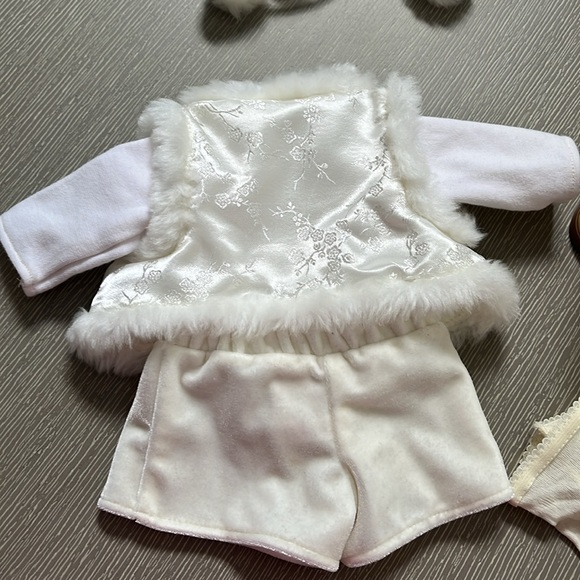 American Girl Wintry Weekend Outfit - Picture 4 of 11